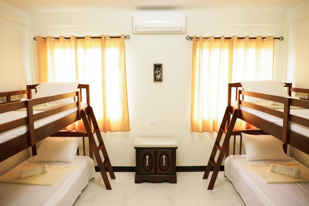 Yogi-Homestay Koror Exterior photo
