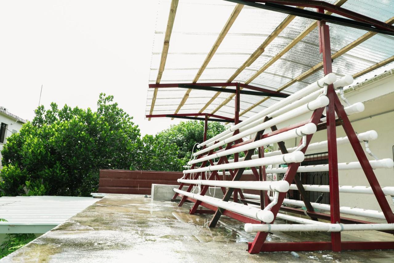 Yogi-Homestay Koror Exterior photo